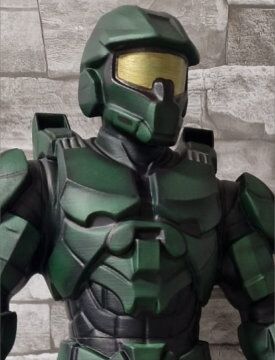 Statuen und Büsten auf Podest